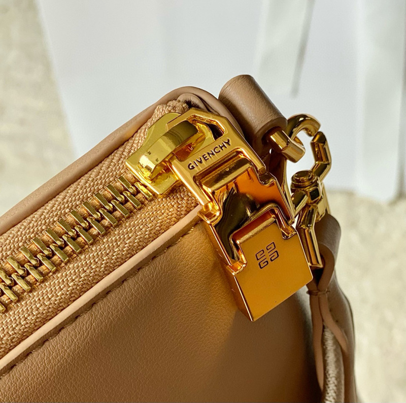 CIVENCHY Antigona sport Handbag