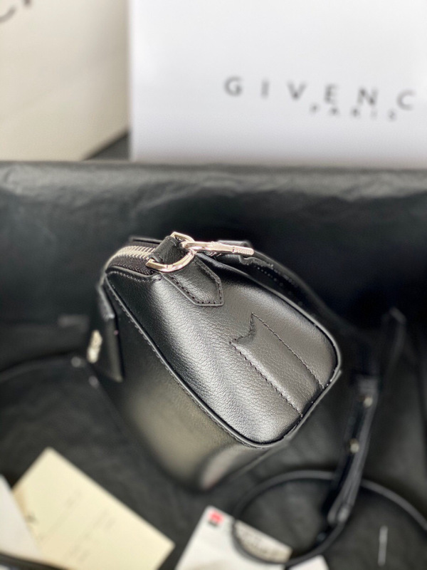 CIVENCHY  Antigona  Nano Handbag shoulder bag