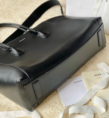 CIVENCHY Antigona sport Handbag