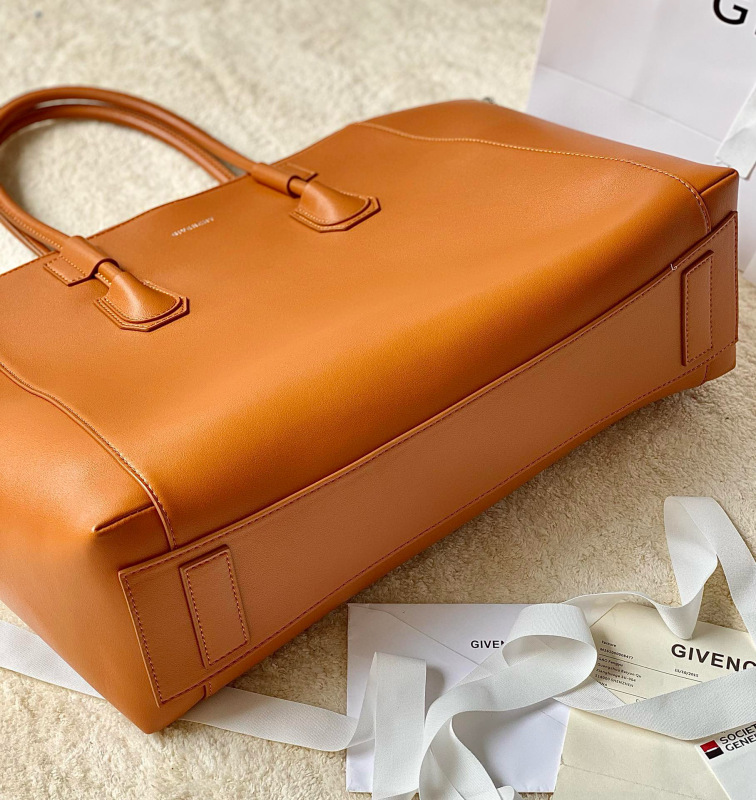 CIVENCHY Antigona sport Handbag