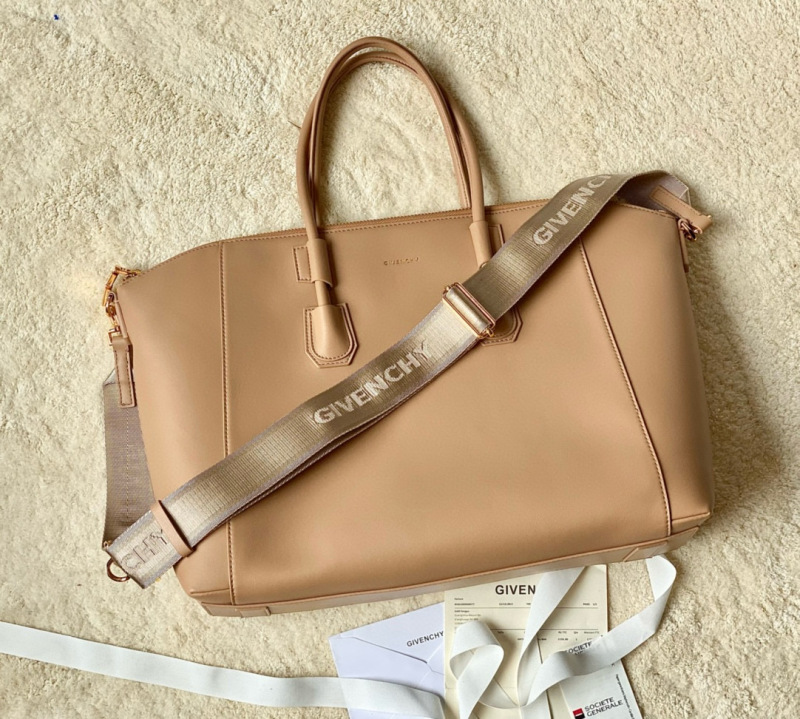 CIVENCHY Antigona sport Handbag