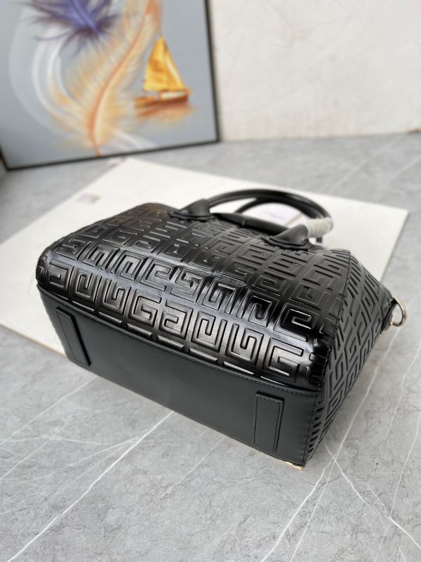 CIVENCHY  Aintong new handbag