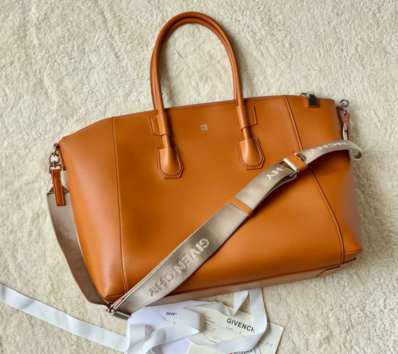 CIVENCHY Antigona sport Handbag