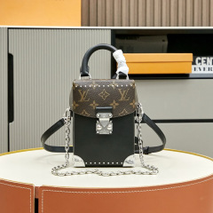 LV  CAMERA BOX  BAG