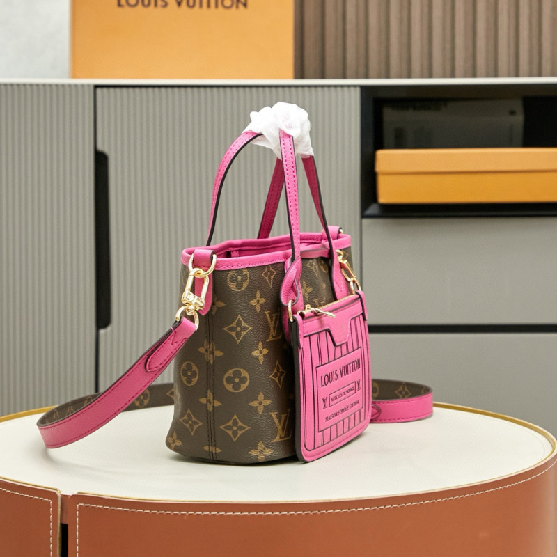 LV  Neverfull Bandoulière Inside Out BB Handbag