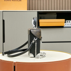 LV  CAMERA BOX  BAG