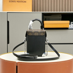 LV  CAMERA BOX  BAG