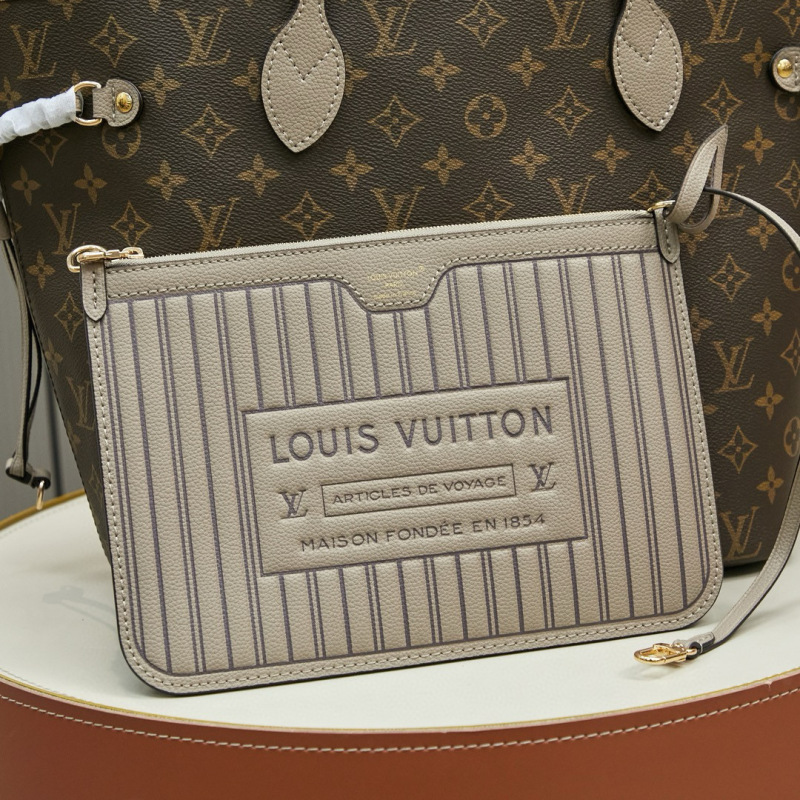 LV NEVERFULL MEDIUM HANDBAG