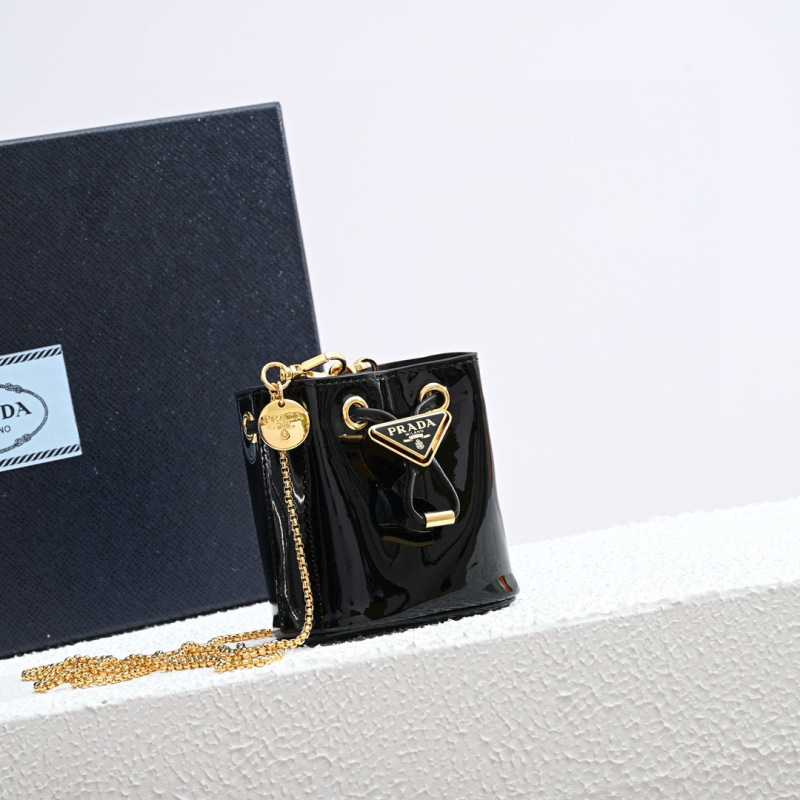 In early spring of 2024, the new mini Xiaofu bag was jelly skin/patent skin.