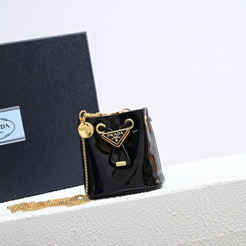 In early spring of 2024, the new mini Xiaofu bag was jelly skin/patent skin.