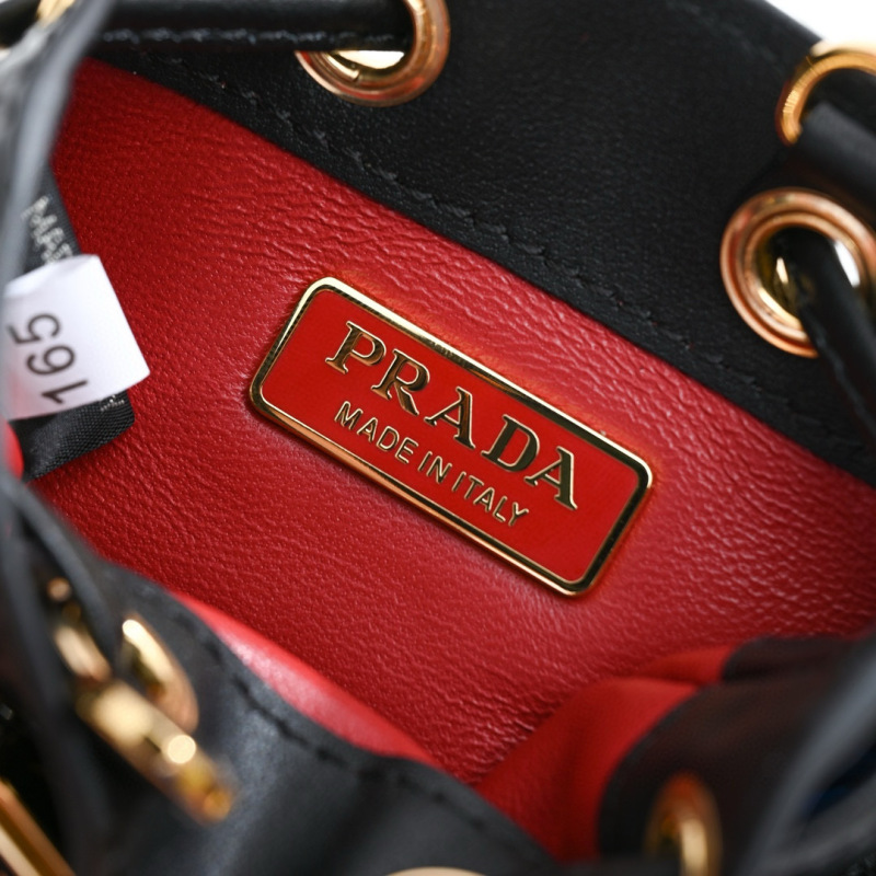 In early spring of 2024, the new mini Xiaofu bag was jelly skin/patent skin.