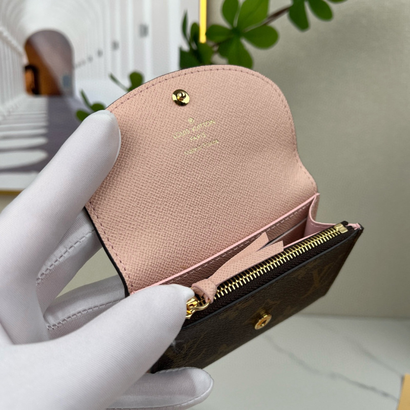 M41939 gold button pink You can customize the initial signature.