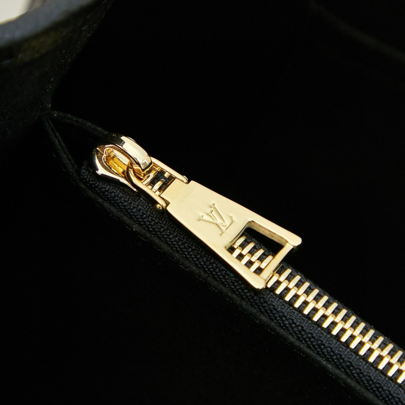 LV BABYLONE TOTE  Handbag