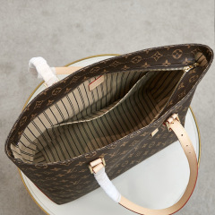 LV MEZZO Handbag