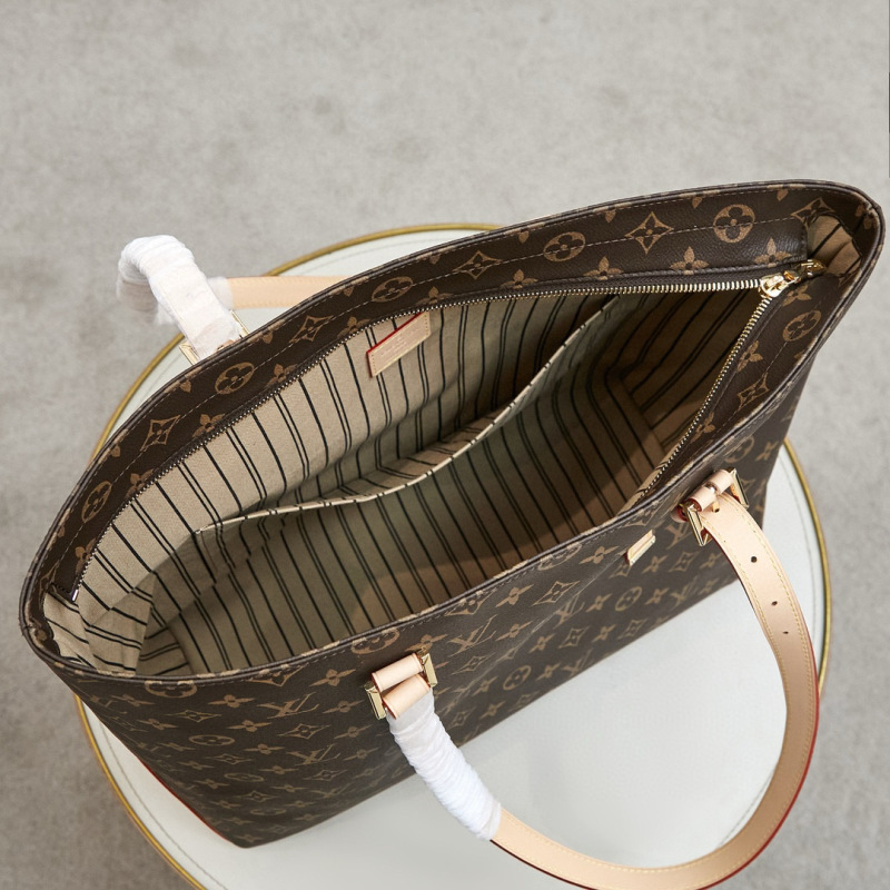 LV MEZZO Handbag