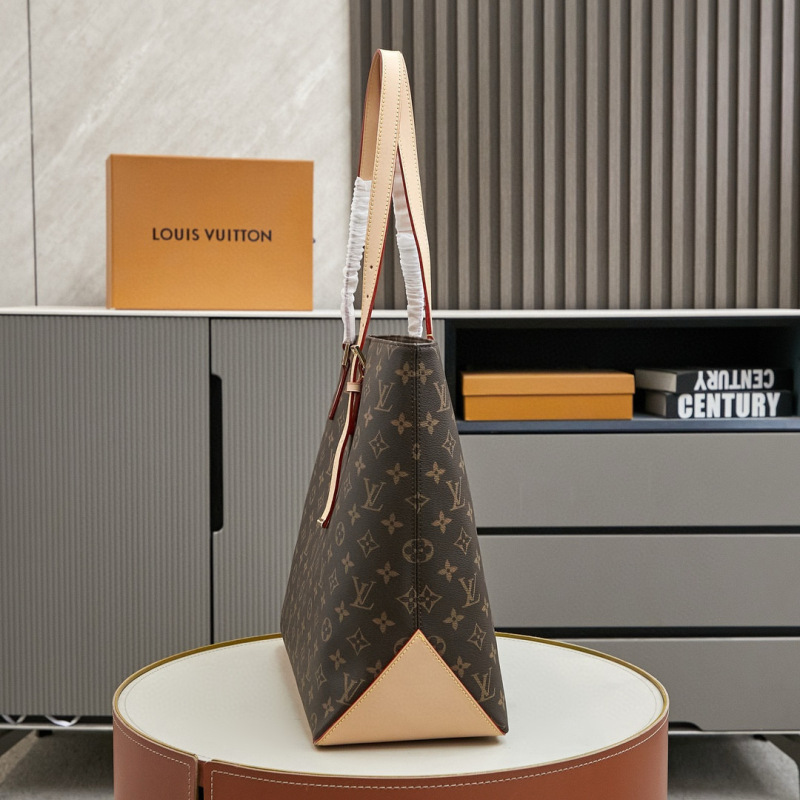 LV MEZZO Handbag