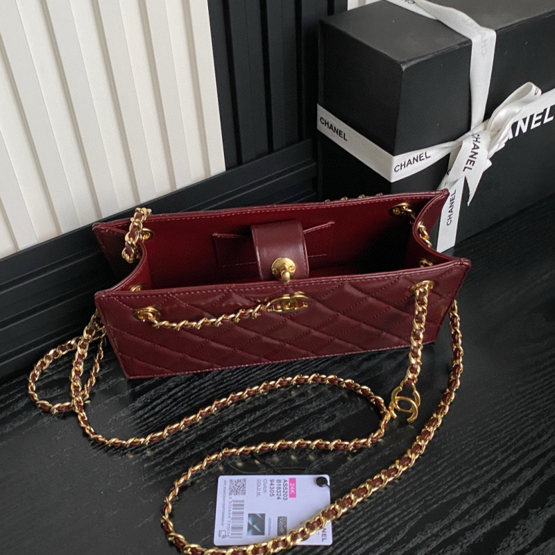 CHANEL Shoulder Bag