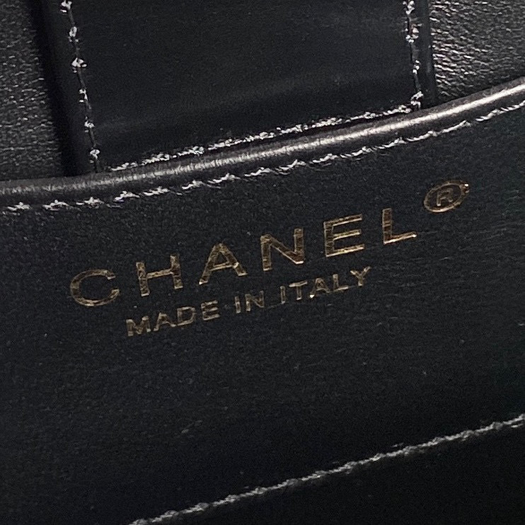 CHANEL Shoulder Bag