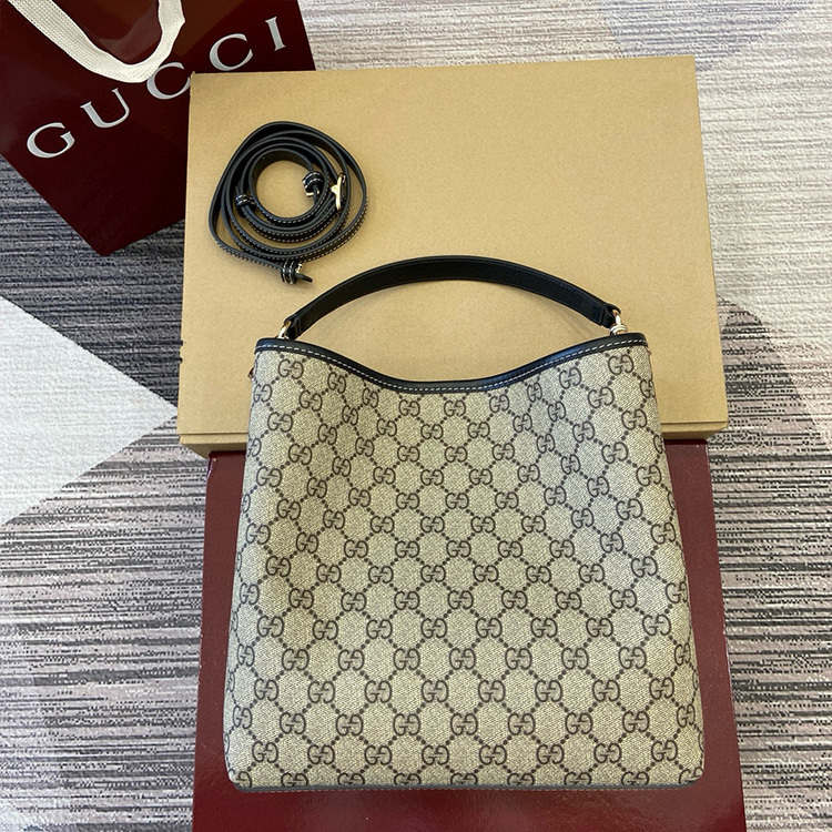 GUCCI GG EMBLEM SMALL SHOULDER BAG