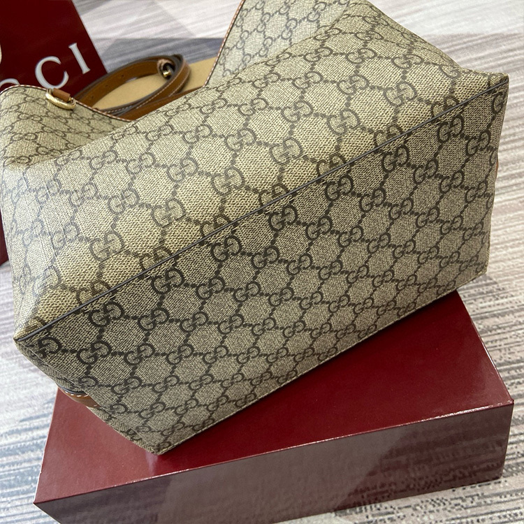 GUCCI GG EMBLEM SMALL SHOULDER BAG