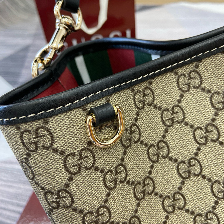 GUCCI GG EMBLEM SMALL SHOULDER BAG