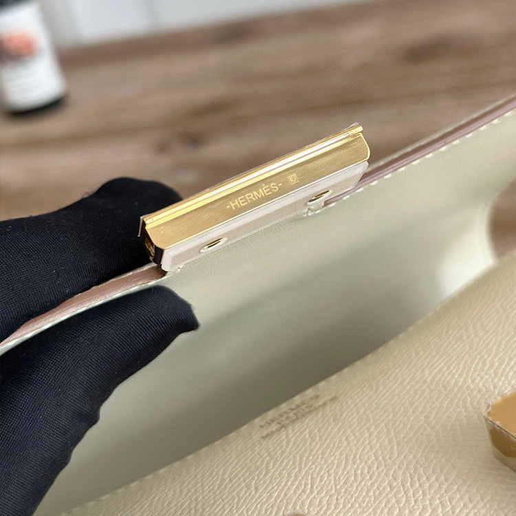 HERMES Constance 19 Crossbody Bag