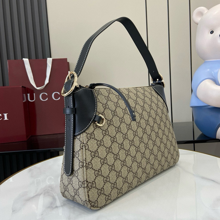 GUCCI GG EMBLEM MEDIUM SHOULDER BAG