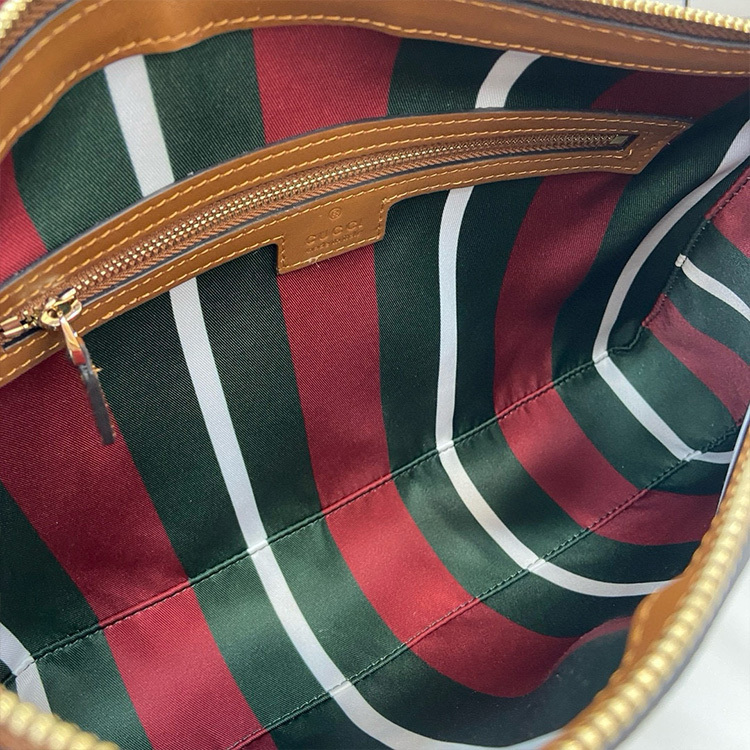GUCCI GG EMBLEM MEDIUM SHOULDER BAG
