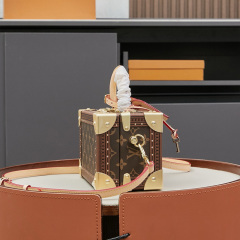 LV VALISETTE TRESOR Handbag
