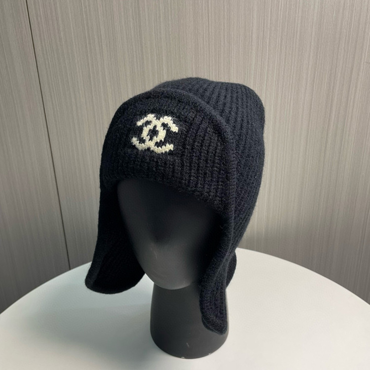 CHANEL Knitted hat