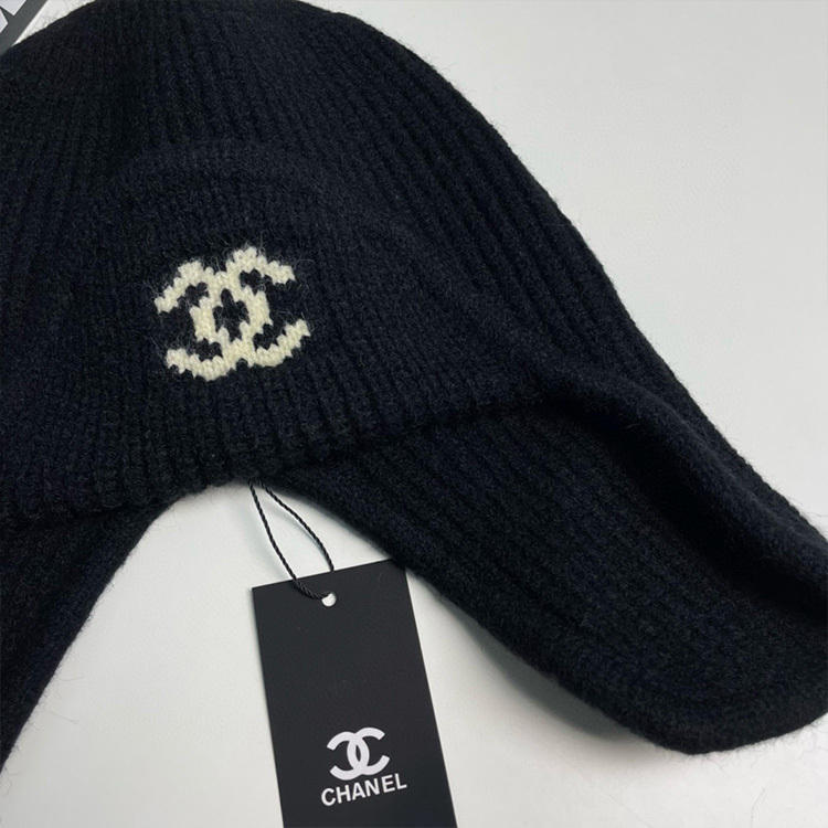 CHANEL Knitted hat