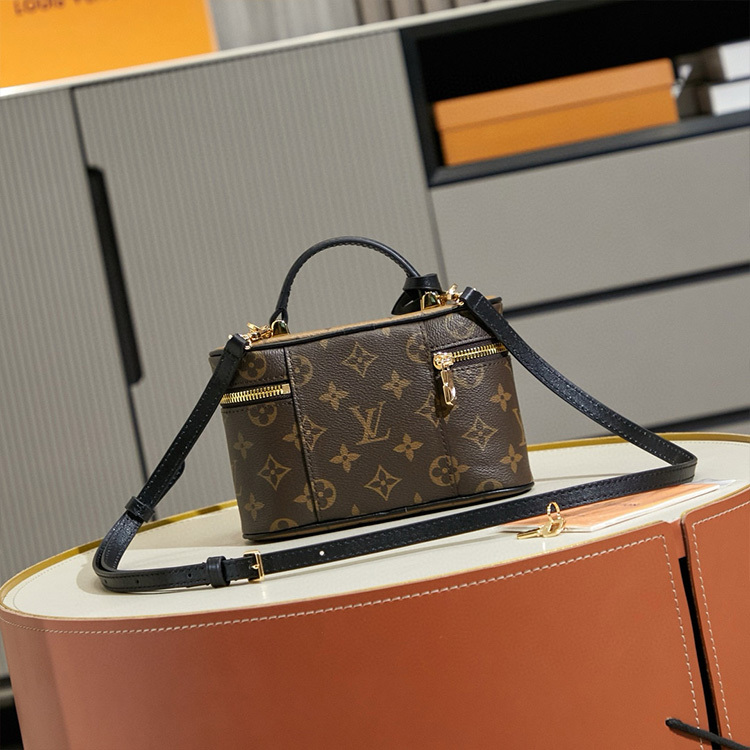 LV VANITY SMALL Handbag