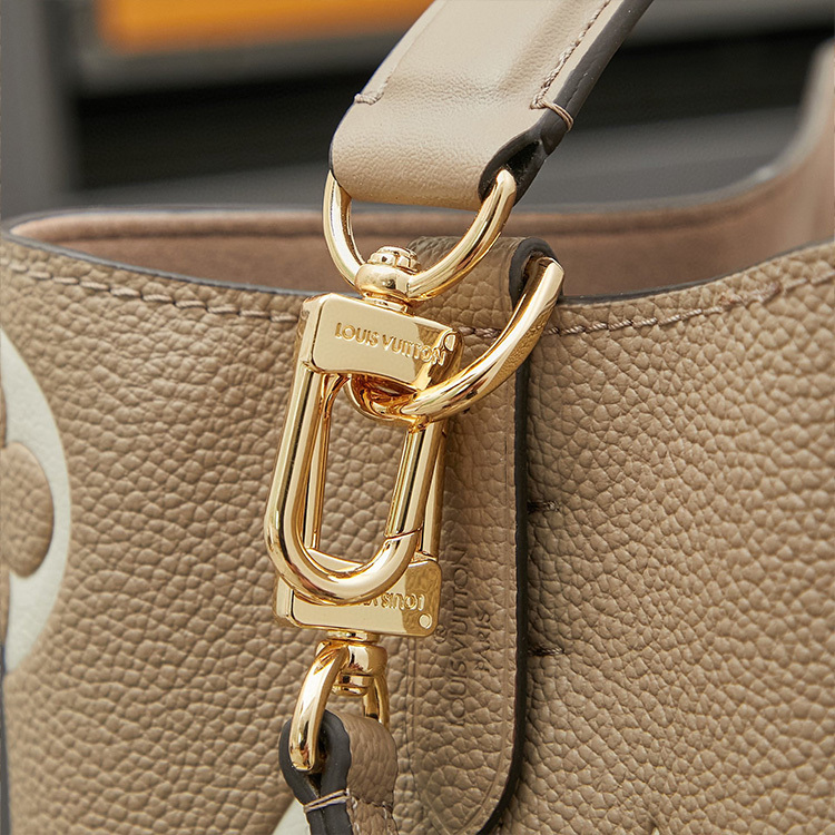 LV NéoNoé MM Handbag