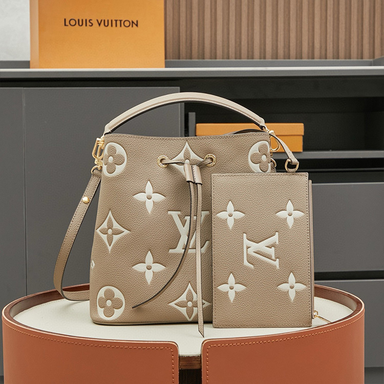 LV NéoNoé MM Handbag