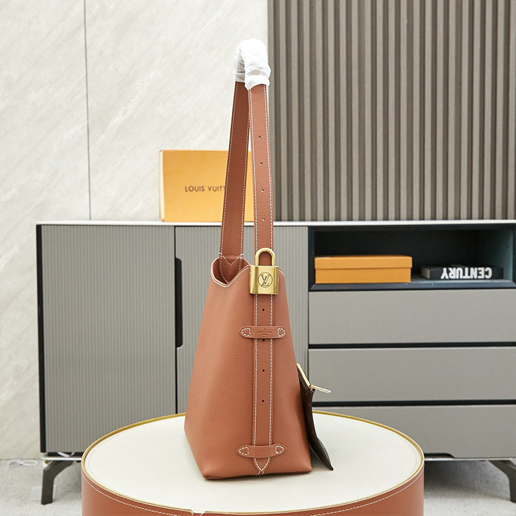 LV Low Key Hobo PM