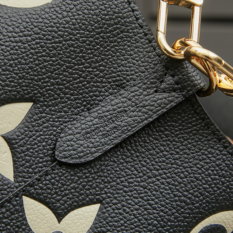 LV NéoNoé MM Handbag