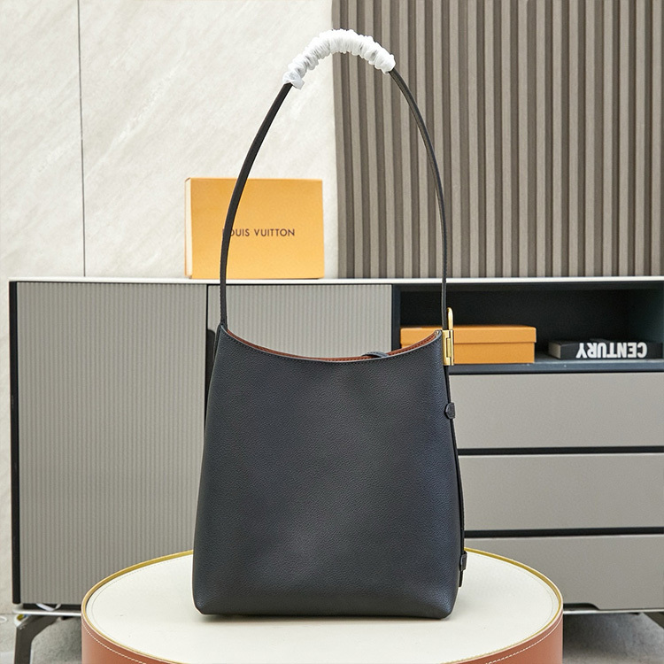 LV Low Key Hobo PM