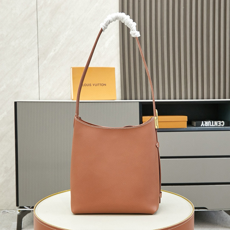 LV Low Key Hobo PM