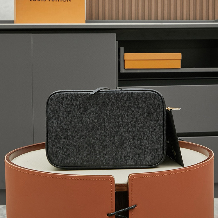 LV NéoNoé MM Handbag