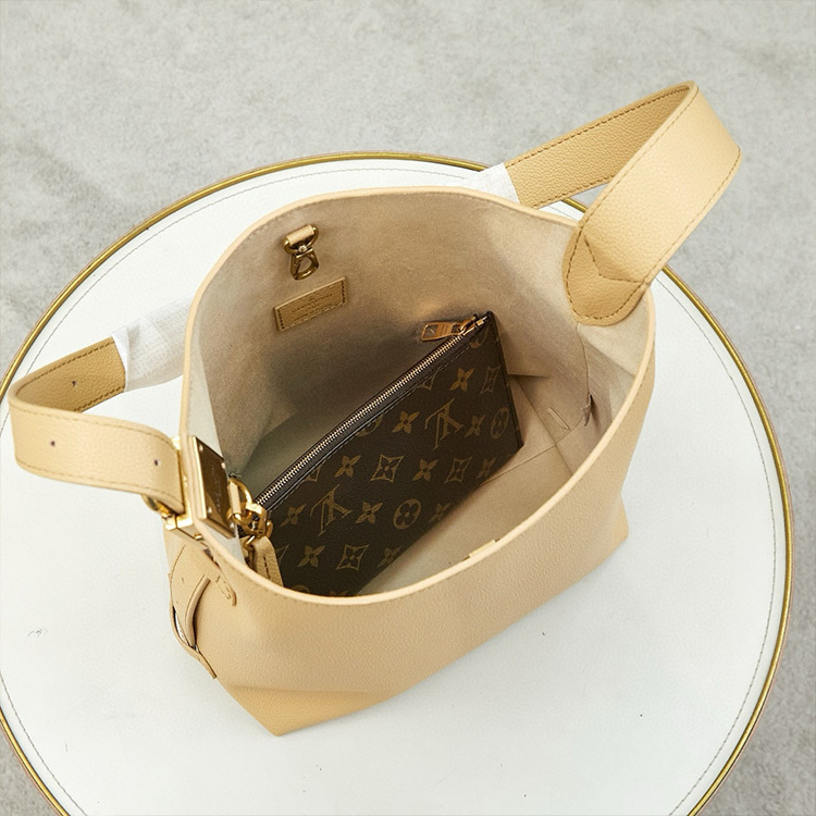 LV Low Key Hobo PM