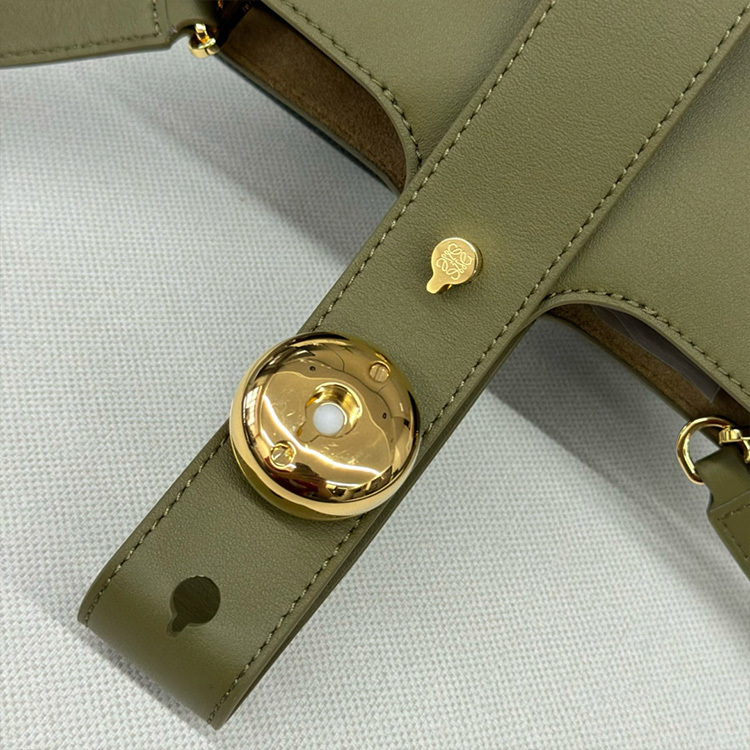 LOEWE Mini Pebble bucket in smooth calfskin