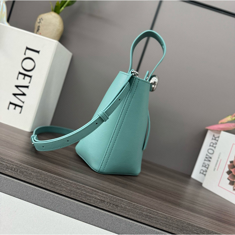 LOEWE Mini Pebble bucket in smooth calfskin
