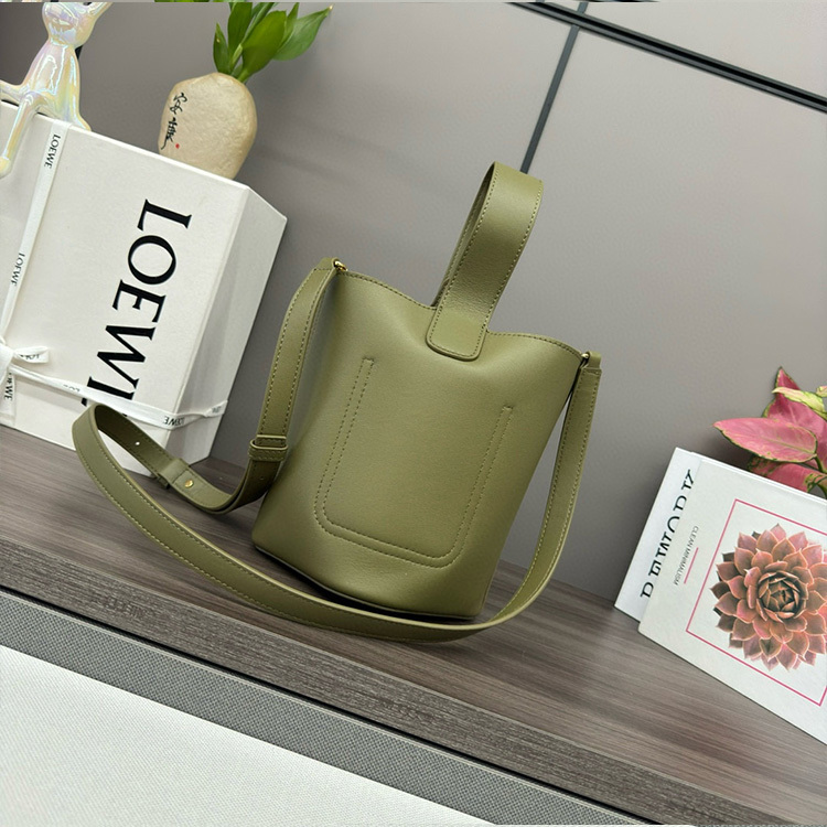 LOEWE Mini Pebble bucket in smooth calfskin