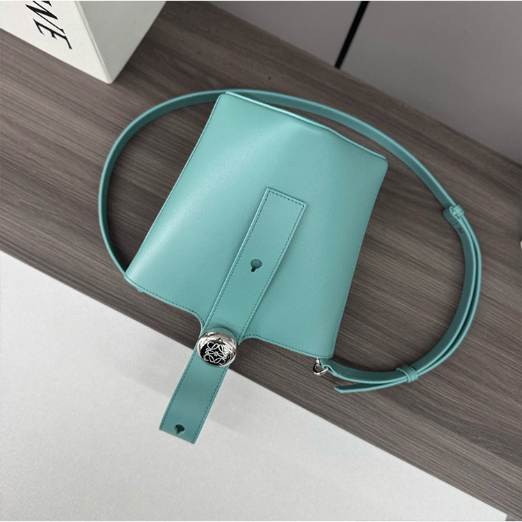 LOEWE Mini Pebble bucket in smooth calfskin