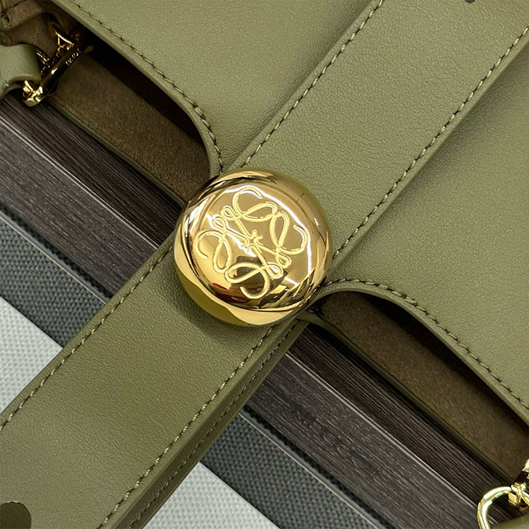 LOEWE Mini Pebble bucket in smooth calfskin
