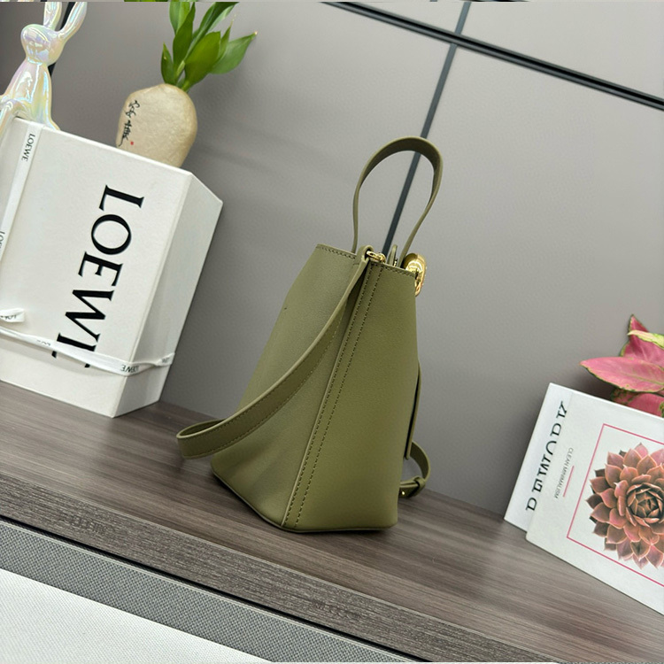 LOEWE Mini Pebble bucket in smooth calfskin