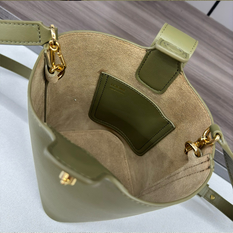 LOEWE Mini Pebble bucket in smooth calfskin