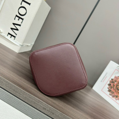 LOEWE Mini Pebble bucket in smooth calfskin