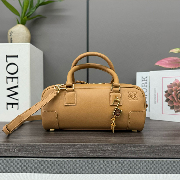 LOEWE Amazona 23 Cropped bag in nappa calfskin
