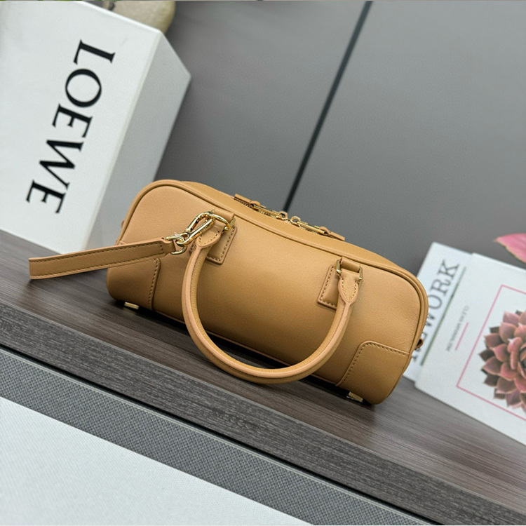 LOEWE Amazona 23 Cropped bag in nappa calfskin